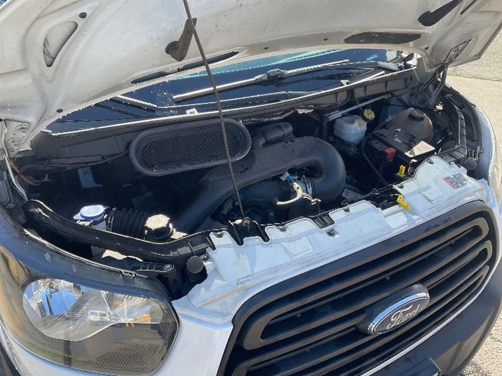 Cargo Van (Panel Van)-Light and Medium Duty Trucks-Ford-2019-Transit 250-Tacoma-WA-80,365\n\t\tmiles-$ 26,750 - Image 22