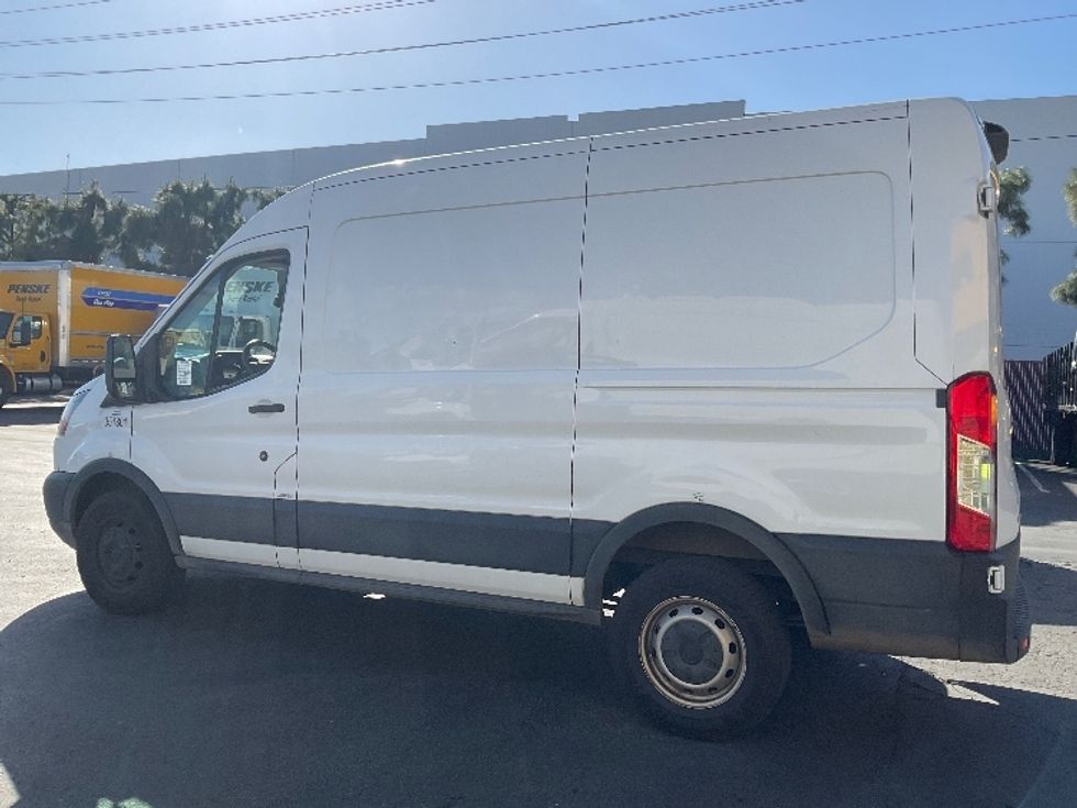Cargo Van (Panel Van)-Light and Medium Duty Trucks-Ford-2019-Transit 250-Torrance-CA-55,893\n\t\tmiles-$ 29,500 - Image 4