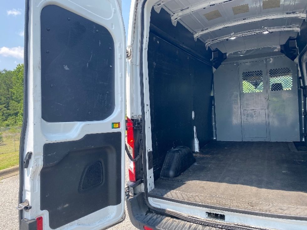 Cargo Van (Panel Van)-Light and Medium Duty Trucks-Ford-2019-Transit 350-Alabaster-AL-187,500\n\t\tmiles-$ 21,750 - Image 10