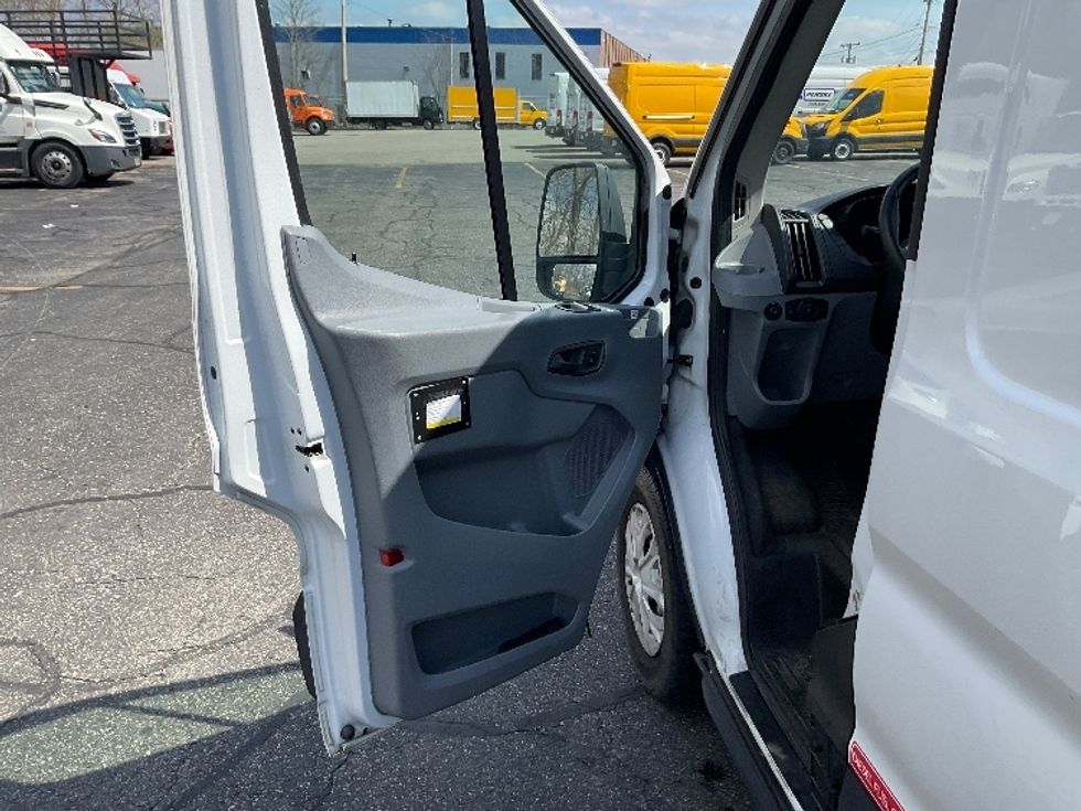 Cargo Van (Panel Van)-Light and Medium Duty Trucks-Ford-2019-Transit 350-Braintree-MA-107,054\n\t\tmiles-$ 30,500 - Image 16