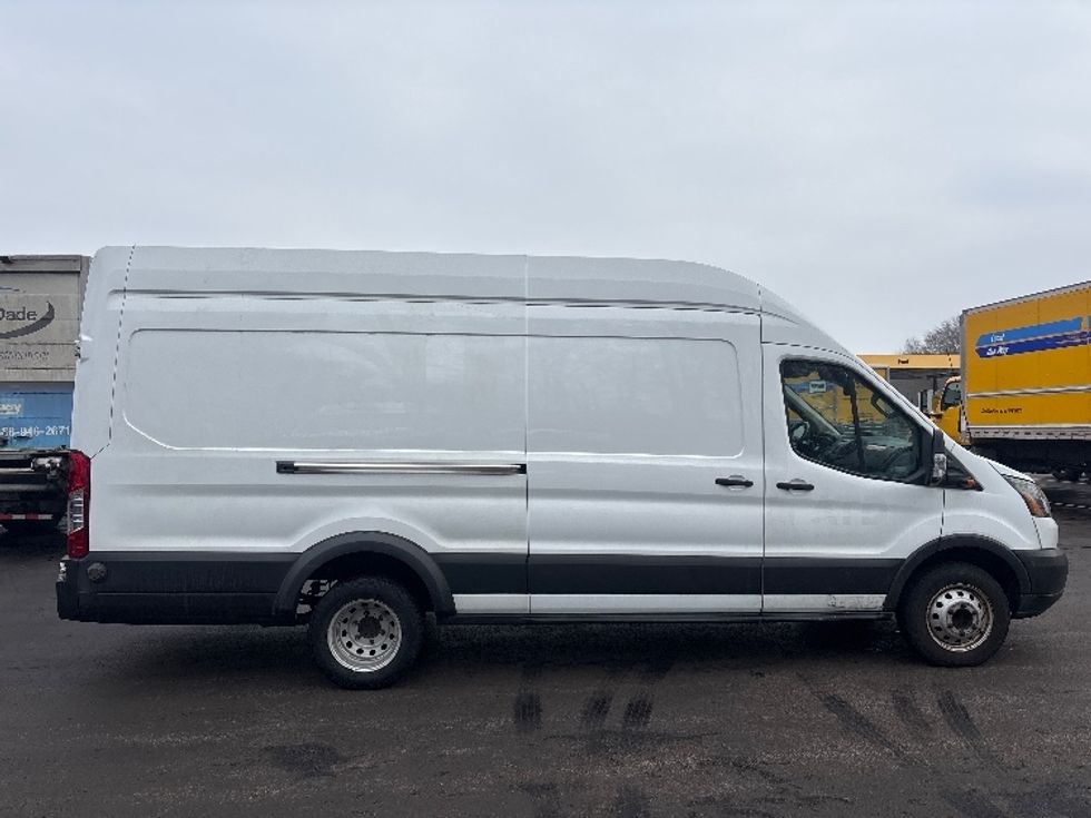 Cargo Van (Panel Van)-Light and Medium Duty Trucks-Ford-2019-Transit 350-Burlington-NJ-208,301\n\t\tmiles-$ 22,250 - Image 12