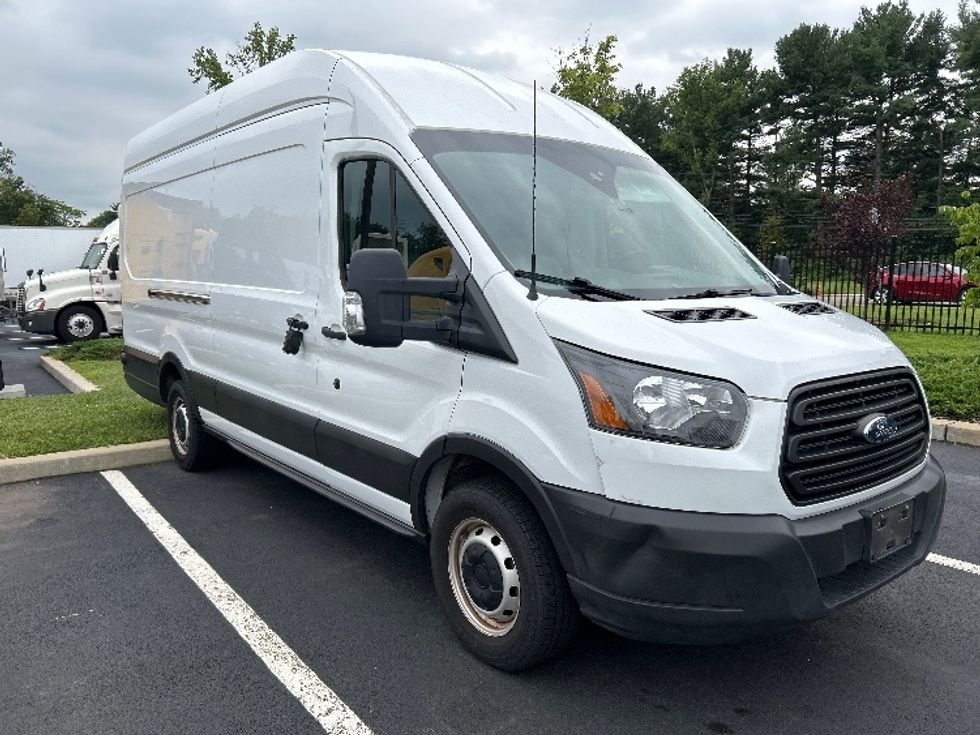Cargo Van (Panel Van)-Light and Medium Duty Trucks-Ford-2019-Transit 350-Cranbury-NJ-69,609\n\t\tmiles-$ 31,250 - Image 1