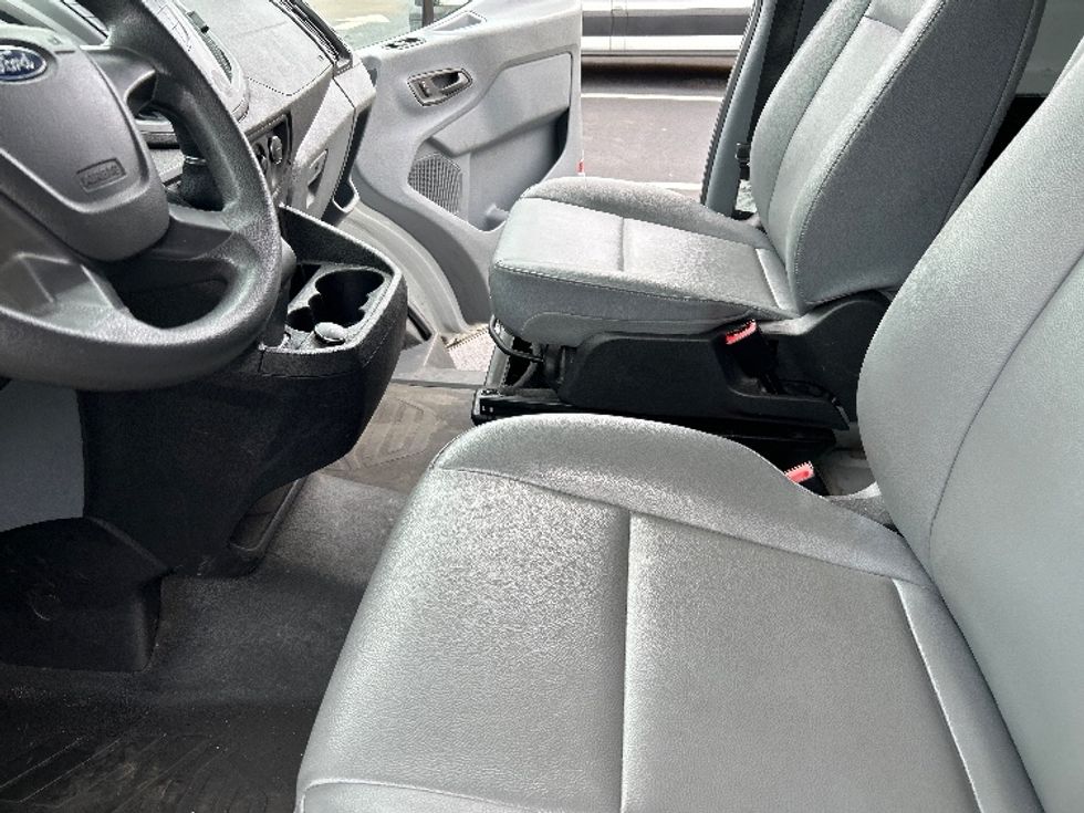 Cargo Van (Panel Van)-Light and Medium Duty Trucks-Ford-2019-Transit 350-Cranbury-NJ-69,609\n\t\tmiles-$ 31,250 - Image 16