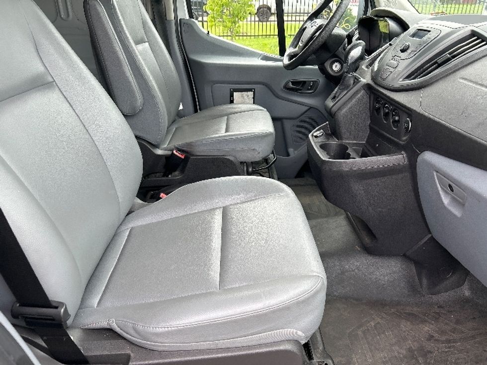 Cargo Van (Panel Van)-Light and Medium Duty Trucks-Ford-2019-Transit 350-Cranbury-NJ-69,609\n\t\tmiles-$ 31,250 - Image 19