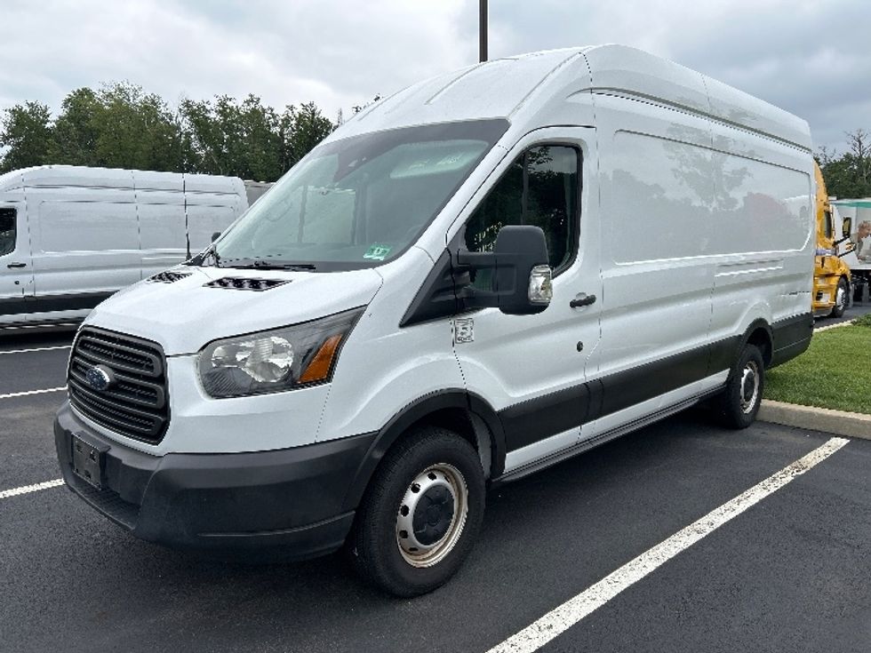 Cargo Van (Panel Van)-Light and Medium Duty Trucks-Ford-2019-Transit 350-Cranbury-NJ-69,609\n\t\tmiles-$ 31,250 - Image 3
