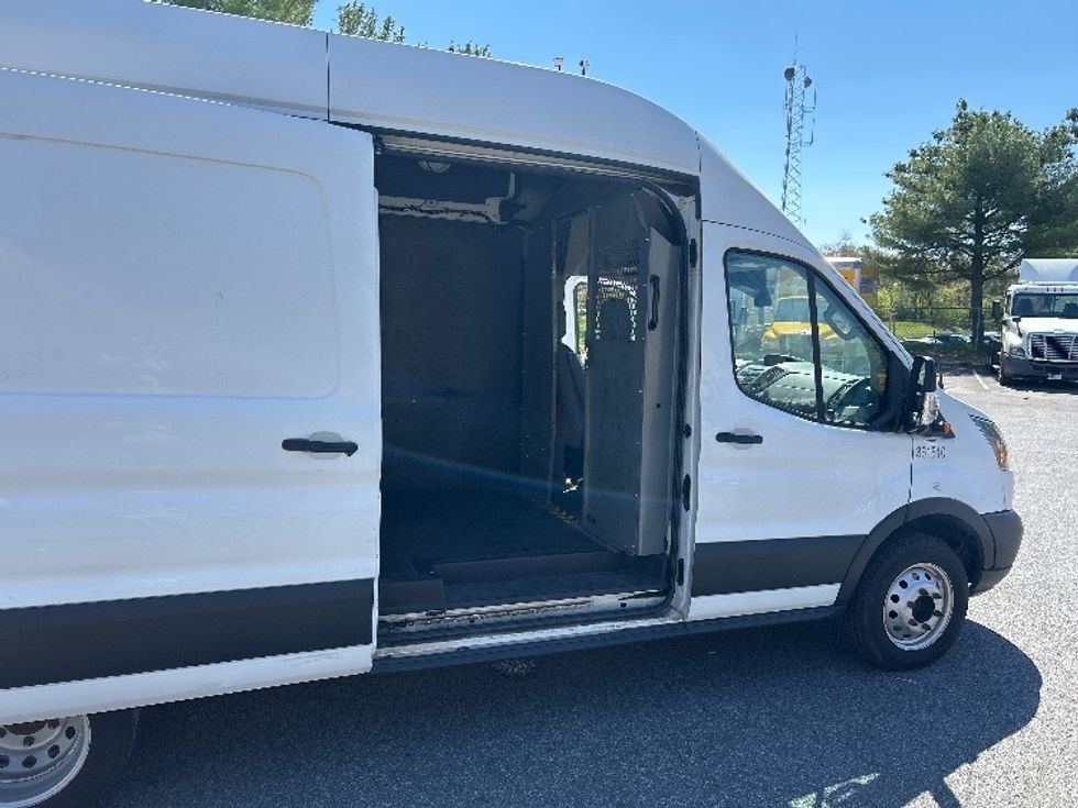 Cargo Van (Panel Van)-Light and Medium Duty Trucks-Ford-2019-Transit 350-Essex-MD-240,650\n\t\tmiles-$ 18,500 - Image 24
