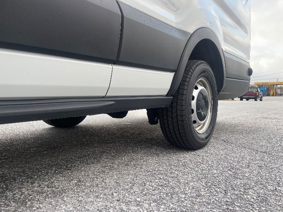 Cargo Van (Panel Van)-Light and Medium Duty Trucks-Ford-2019-Transit 350-Greenville-SC-165,425\n\t\tmiles-$ 25,250 - Image 5