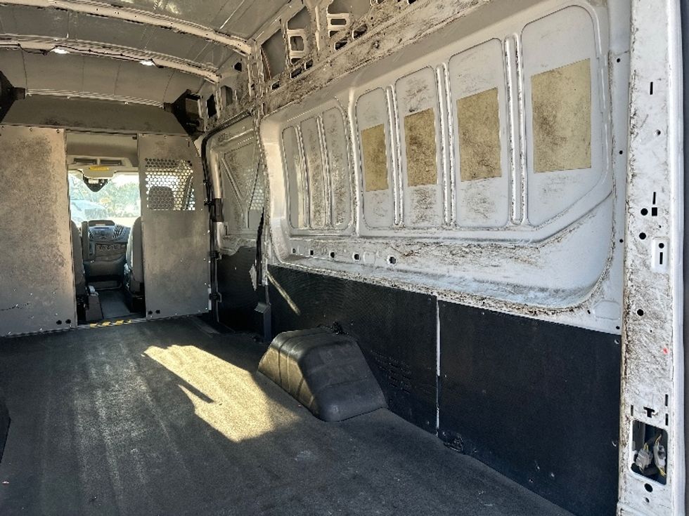 Cargo Van (Panel Van)-Light and Medium Duty Trucks-Ford-2019-Transit 350-Hammond-LA-204,380\n\t\tmiles-$ 23,000 - Image 12