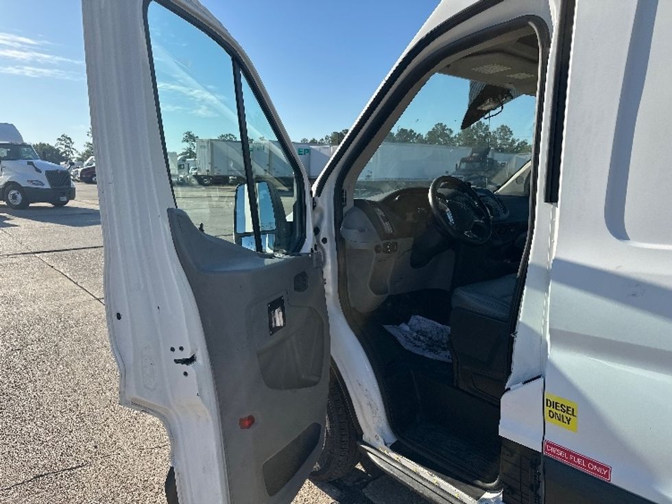 Cargo Van (Panel Van)-Light and Medium Duty Trucks-Ford-2019-Transit 350-Hammond-LA-204,380\n\t\tmiles-$ 23,000 - Image 16