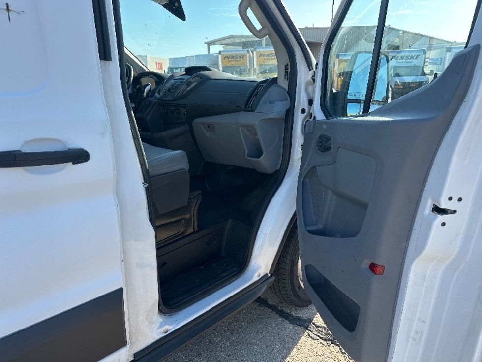 Cargo Van (Panel Van)-Light and Medium Duty Trucks-Ford-2019-Transit 350-Hammond-LA-204,380\n\t\tmiles-$ 23,000 - Image 20
