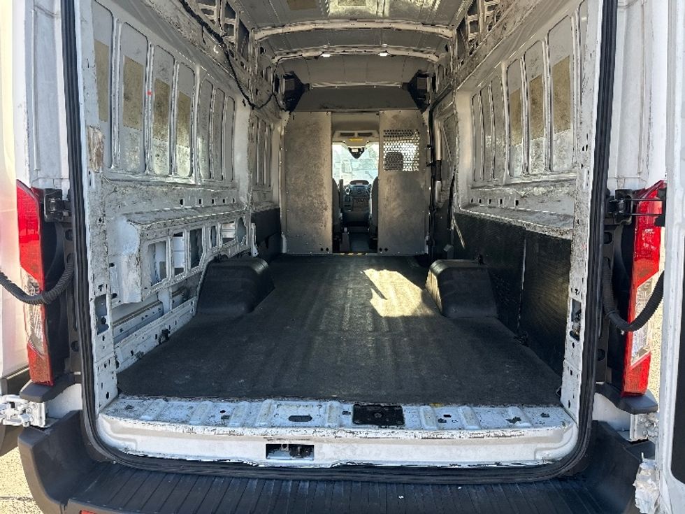 Cargo Van (Panel Van)-Light and Medium Duty Trucks-Ford-2019-Transit 350-Hammond-LA-204,380\n\t\tmiles-$ 23,000 - Image 8