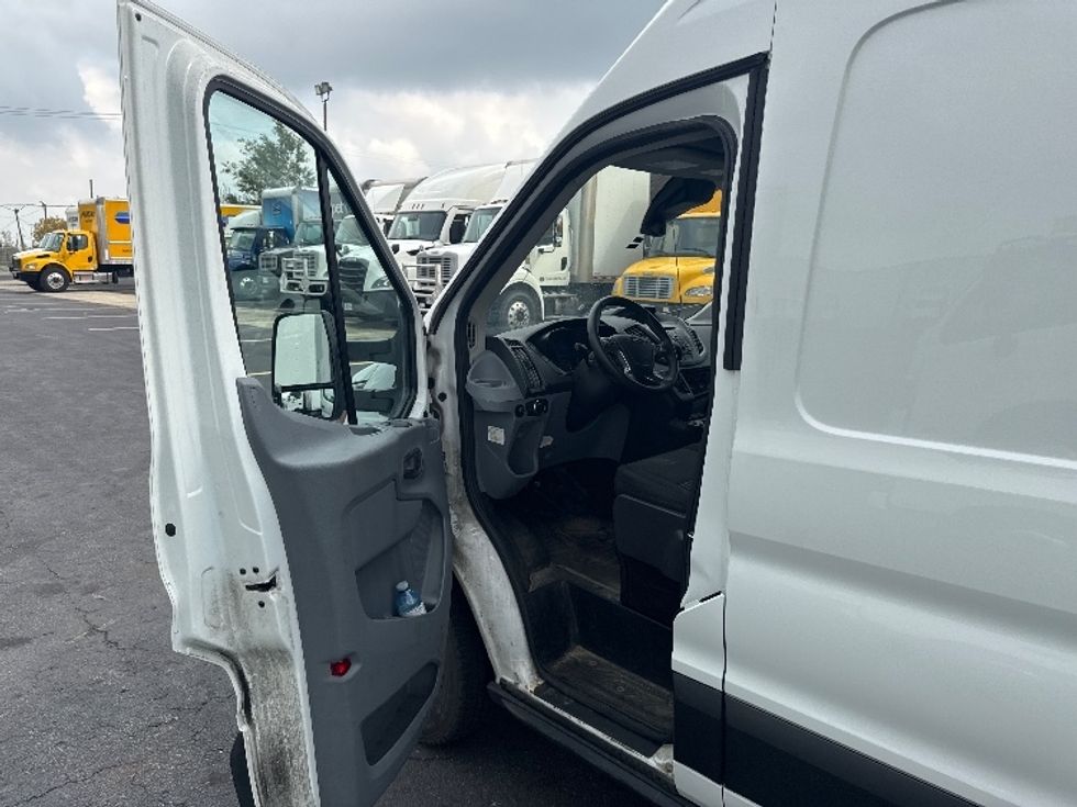 Cargo Van (Panel Van)-Light and Medium Duty Trucks-Ford-2019-Transit 350-Mississauga-ON-86,516\n\t\tkm-$ 46,000 - Image 14