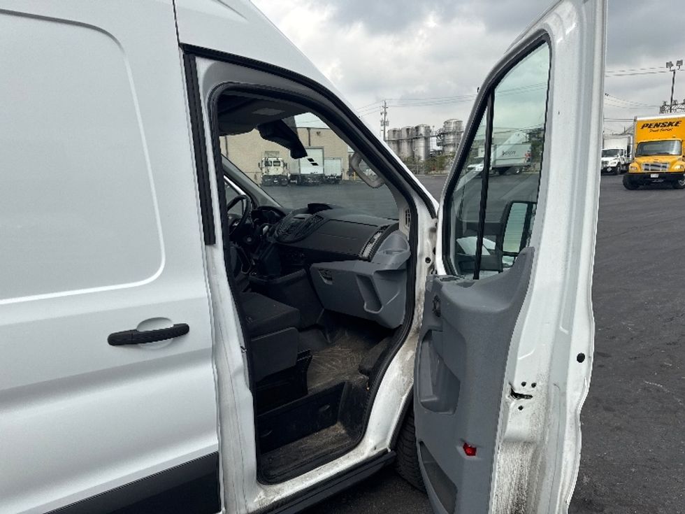 Cargo Van (Panel Van)-Light and Medium Duty Trucks-Ford-2019-Transit 350-Mississauga-ON-86,516\n\t\tkm-$ 46,000 - Image 18