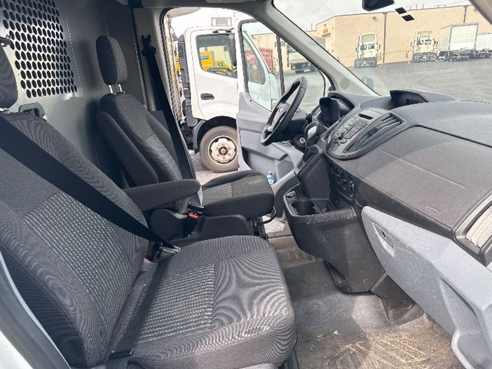 Cargo Van (Panel Van)-Light and Medium Duty Trucks-Ford-2019-Transit 350-Mississauga-ON-86,516\n\t\tkm-$ 46,000 - Image 20