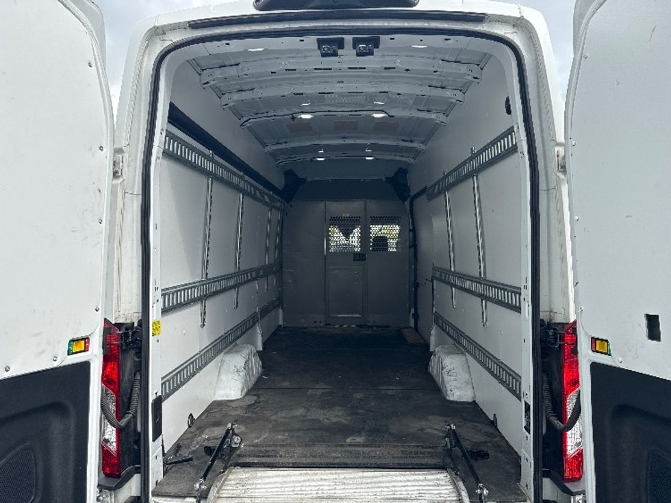 Cargo Van (Panel Van)-Light and Medium Duty Trucks-Ford-2019-Transit 350-Mississauga-ON-86,516\n\t\tkm-$ 46,000 - Image 7