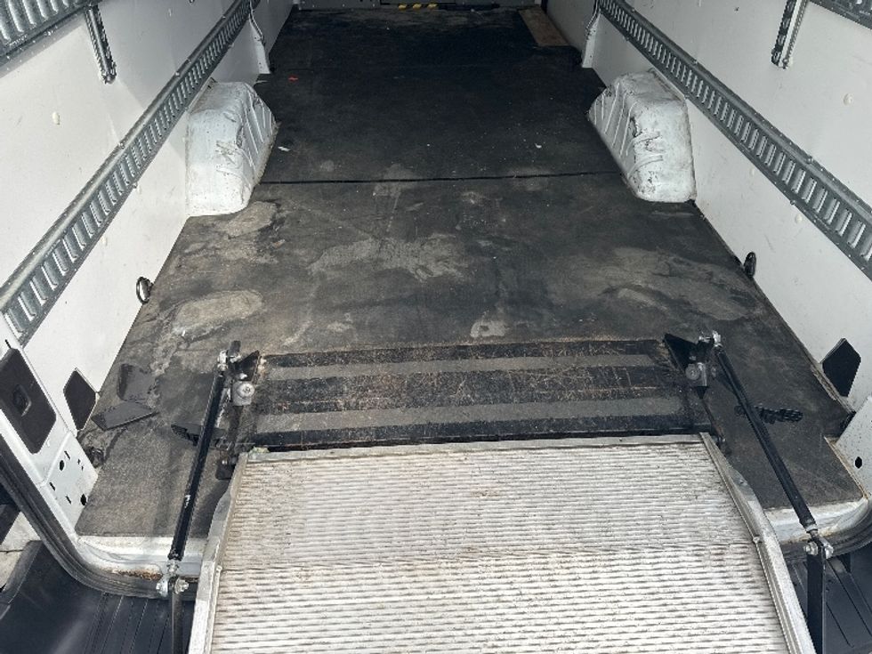 Cargo Van (Panel Van)-Light and Medium Duty Trucks-Ford-2019-Transit 350-Mississauga-ON-86,516\n\t\tkm-$ 46,000 - Image 9