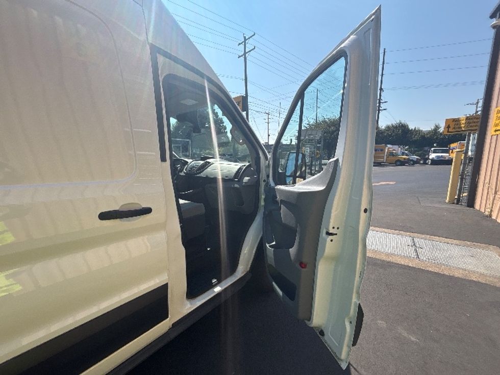 Cargo Van (Panel Van)-Light and Medium Duty Trucks-Ford-2019-Transit 350-Portland-OR-126,839\n\t\tmiles-$ 29,500 - Image 16