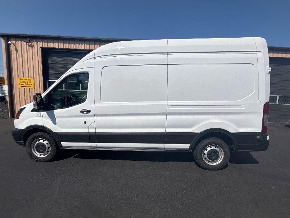 Cargo Van (Panel Van)-Light and Medium Duty Trucks-Ford-2019-Transit 350-Portland-OR-126,839\n\t\tmiles-$ 29,500 - Image 4