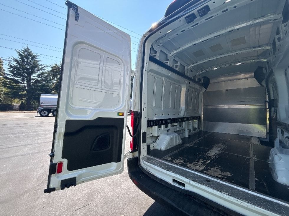 Cargo Van (Panel Van)-Light and Medium Duty Trucks-Ford-2019-Transit 350-Portland-OR-126,839\n\t\tmiles-$ 29,500 - Image 8
