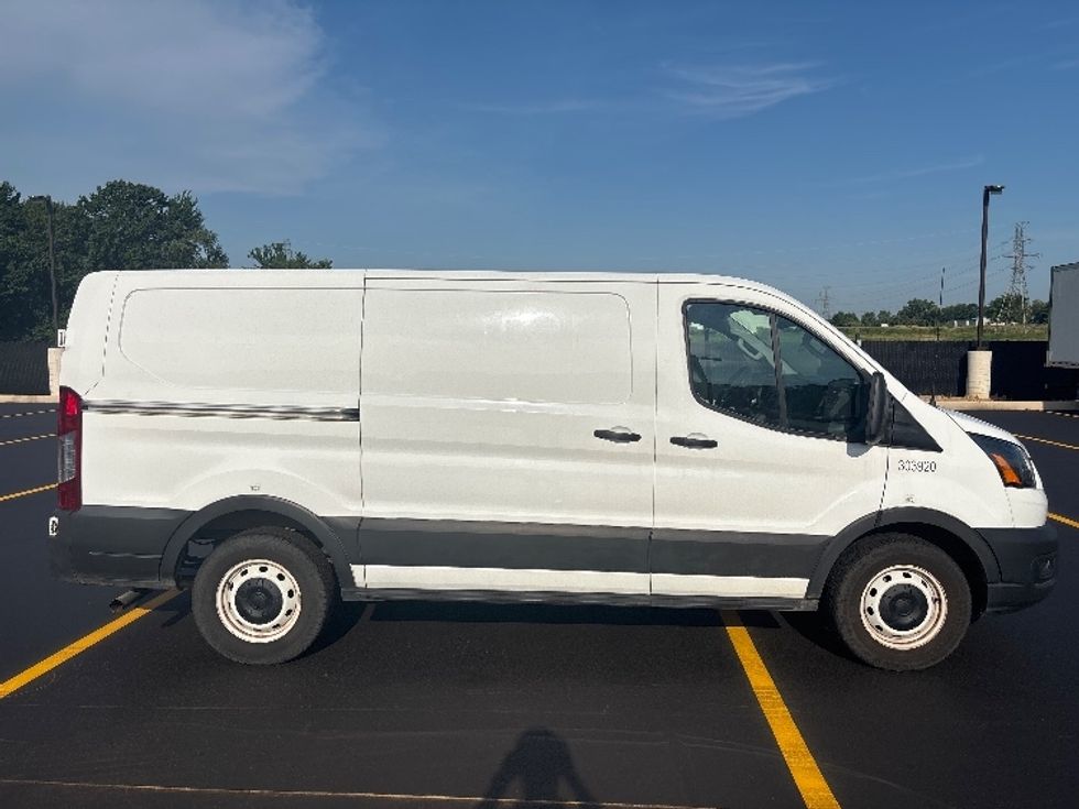 Cargo Van (Panel Van)-Light and Medium Duty Trucks-Ford-2020-Transit 150-Byron Center-MI-173,627\n\t\tmiles-$ 16,750 - Image 15