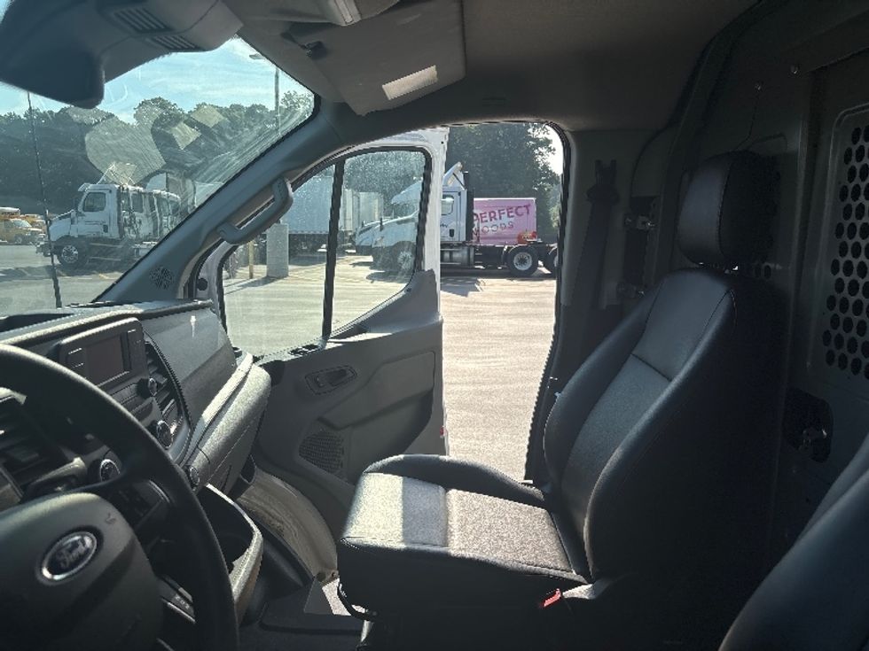 Cargo Van (Panel Van)-Light and Medium Duty Trucks-Ford-2020-Transit 150-Byron Center-MI-173,627\n\t\tmiles-$ 16,750 - Image 19