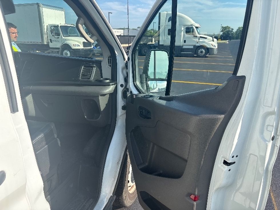 Cargo Van (Panel Van)-Light and Medium Duty Trucks-Ford-2020-Transit 150-Byron Center-MI-173,627\n\t\tmiles-$ 16,750 - Image 20