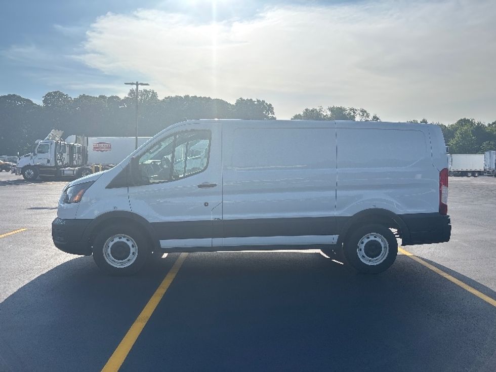 Cargo Van (Panel Van)-Light and Medium Duty Trucks-Ford-2020-Transit 150-Byron Center-MI-173,627\n\t\tmiles-$ 16,750 - Image 4