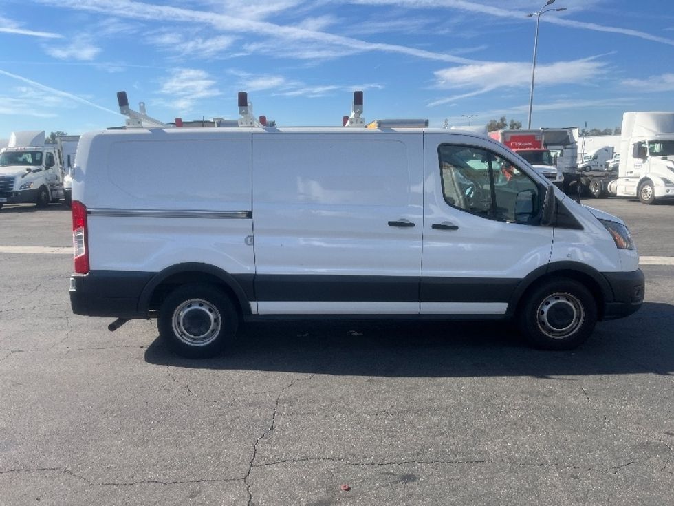 Cargo Van (Panel Van)-Light and Medium Duty Trucks-Ford-2020-Transit 150-Fontana-CA-117,992\n\t\tmiles-$ 23,000 - Image 15