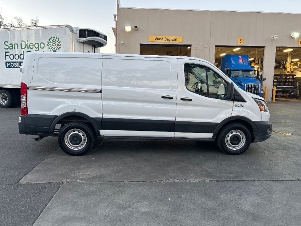Cargo Van (Panel Van)-Light and Medium Duty Trucks-Ford-2020-Transit 150-Fontana-CA-139,461\n\t\tmiles-$ 23,500 - Image 15