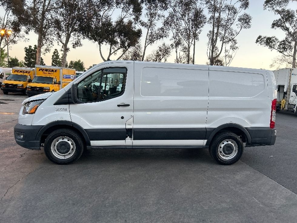 Cargo Van (Panel Van)-Light and Medium Duty Trucks-Ford-2020-Transit 150-Fontana-CA-139,461\n\t\tmiles-$ 23,500 - Image 4