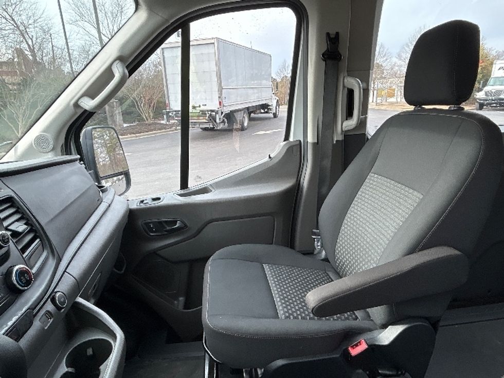 Cargo Van (Panel Van)-Light and Medium Duty Trucks-Ford-2020-Transit 150-Greensboro-NC-3,448\n\t\tmiles-$ 35,000 - Image 16