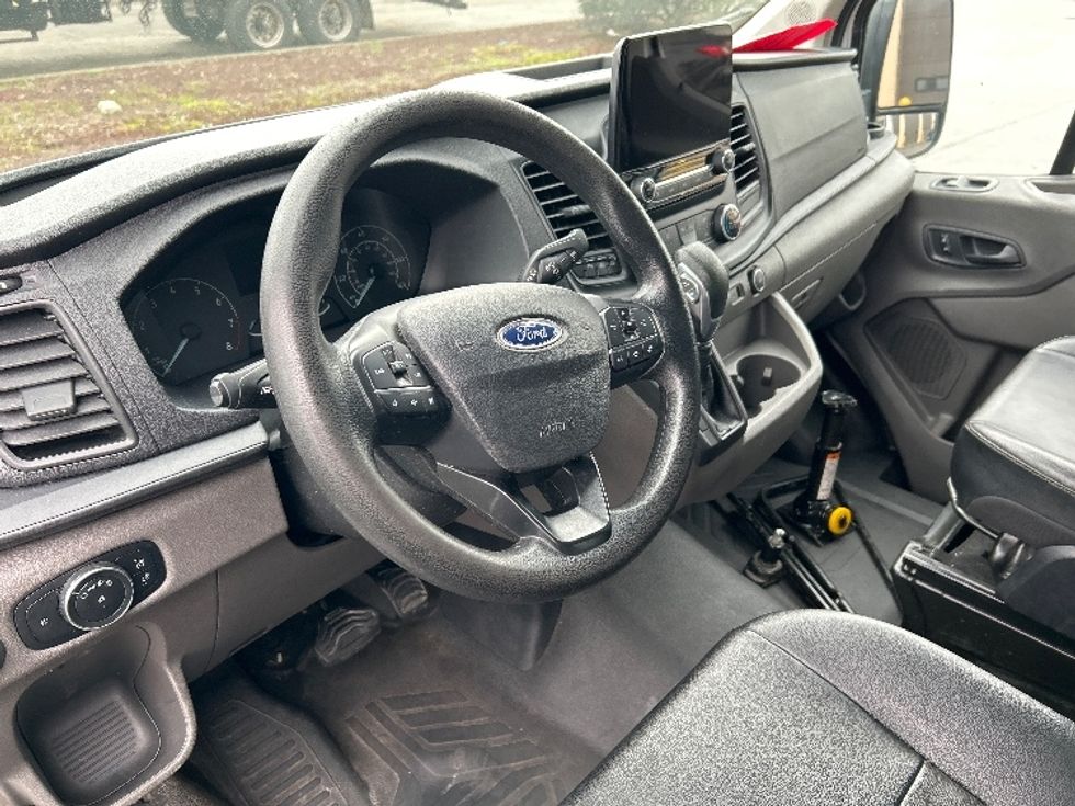 Cargo Van (Panel Van)-Light and Medium Duty Trucks-Ford-2020-Transit 150-Kent-WA-130,772\n\t\tmiles-$ 23,500 - Image 16