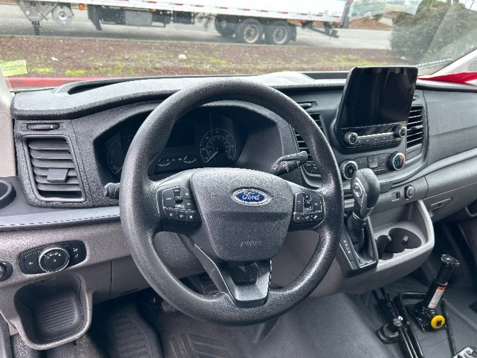 Cargo Van (Panel Van)-Light and Medium Duty Trucks-Ford-2020-Transit 150-Kent-WA-130,772\n\t\tmiles-$ 23,500 - Image 17