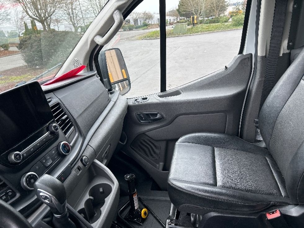 Cargo Van (Panel Van)-Light and Medium Duty Trucks-Ford-2020-Transit 150-Kent-WA-130,772\n\t\tmiles-$ 23,500 - Image 18