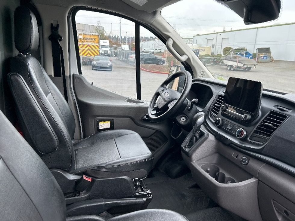 Cargo Van (Panel Van)-Light and Medium Duty Trucks-Ford-2020-Transit 150-Kent-WA-130,772\n\t\tmiles-$ 23,500 - Image 21