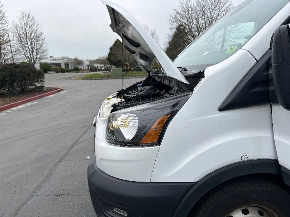 Cargo Van (Panel Van)-Light and Medium Duty Trucks-Ford-2020-Transit 150-Kent-WA-130,772\n\t\tmiles-$ 23,500 - Image 23