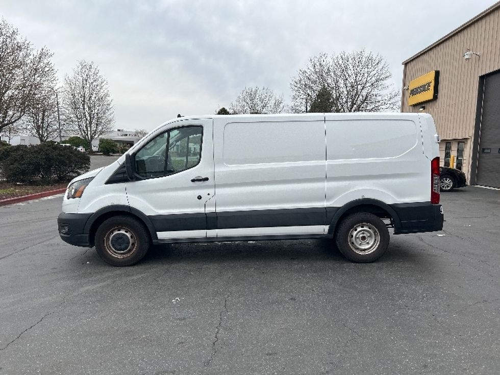 Cargo Van (Panel Van)-Light and Medium Duty Trucks-Ford-2020-Transit 150-Kent-WA-130,772\n\t\tmiles-$ 23,500 - Image 4
