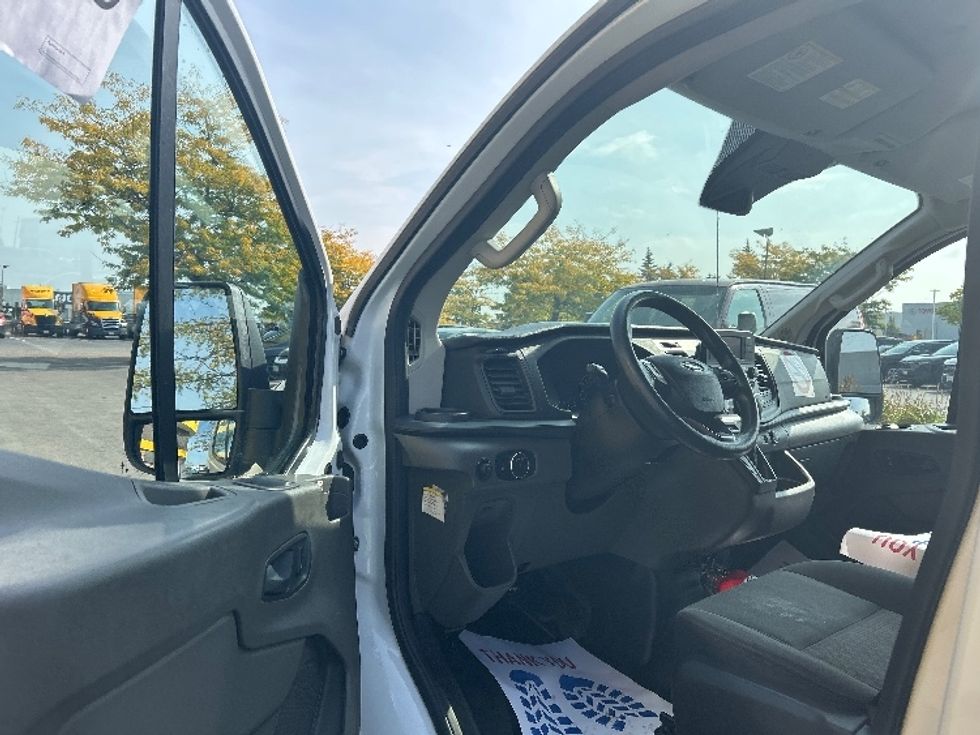 2020 Ford Transit photo 16