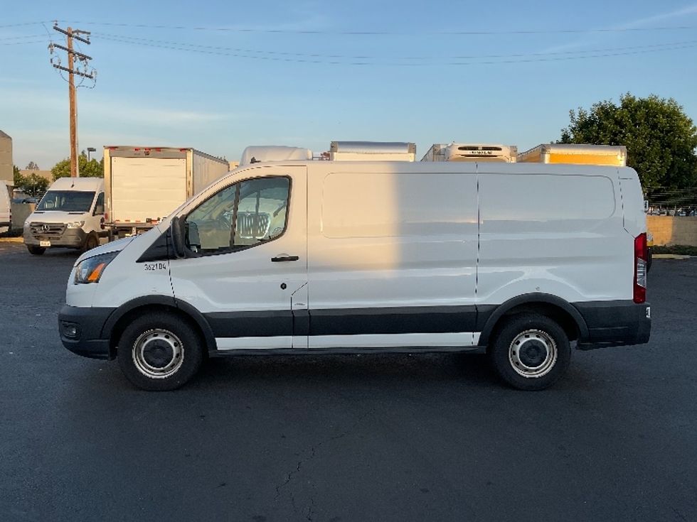 Cargo Van (Panel Van)-Light and Medium Duty Trucks-Ford-2020-Transit 150-Torrance-CA-138,730\n\t\tmiles-$ 20,250 - Image 4