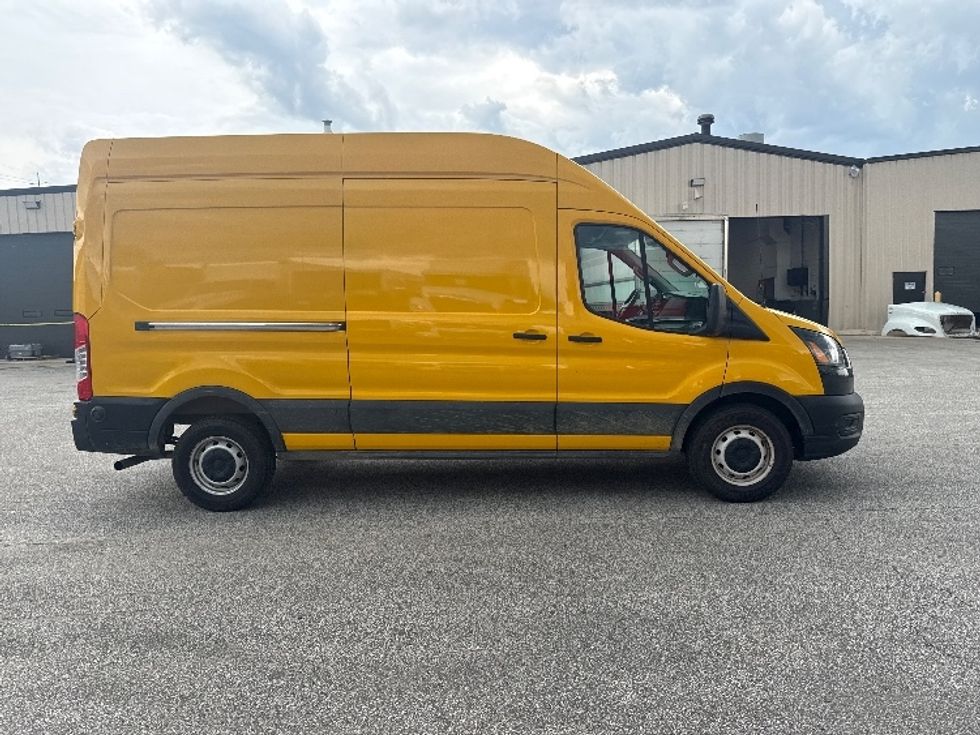 Cargo Van (Panel Van)-Light and Medium Duty Trucks-Ford-2020-Transit 250-Akron-OH-76,334\n\t\tmiles-$ 29,250 - Image 12