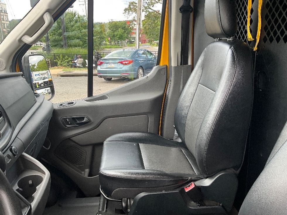 Cargo Van (Panel Van)-Light and Medium Duty Trucks-Ford-2020-Transit 250-Alexandria-VA-86,686\n\t\tmiles-$ 28,250 - Image 15
