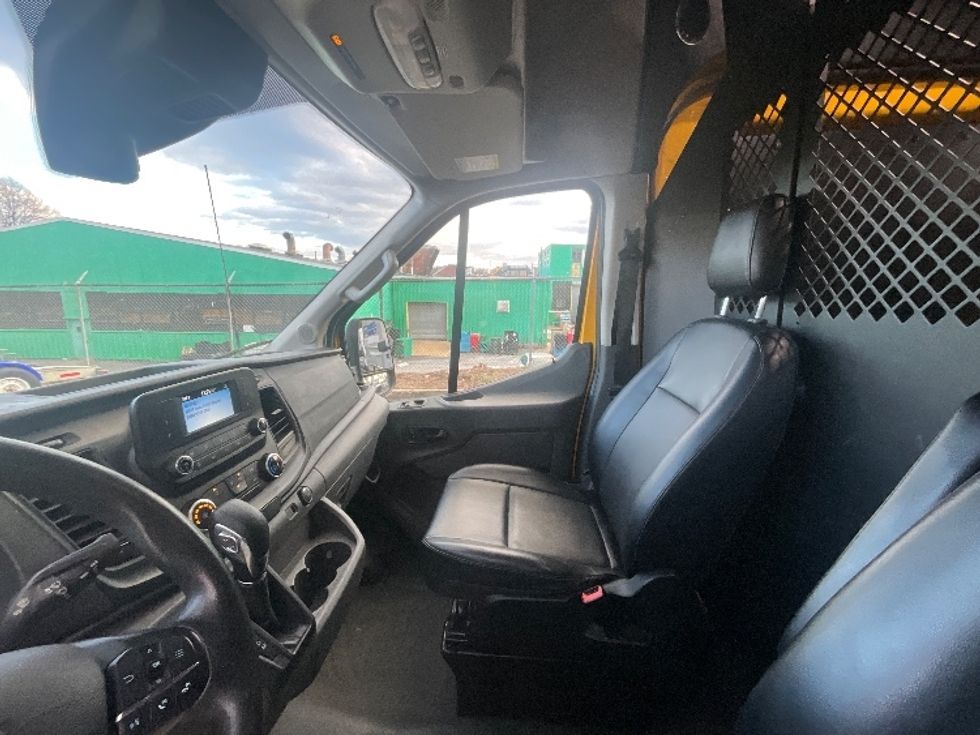 Cargo Van (Panel Van)-Light and Medium Duty Trucks-Ford-2020-Transit 250-Alexandria-VA-95,448\n\t\tmiles-$ 30,500 - Image 16