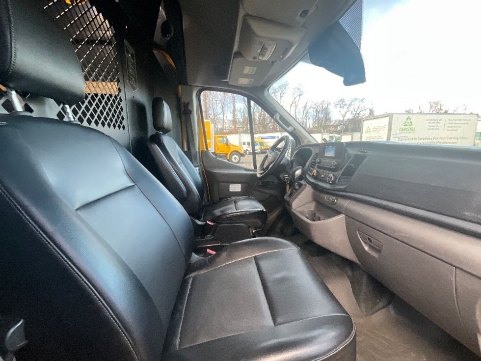 Cargo Van (Panel Van)-Light and Medium Duty Trucks-Ford-2020-Transit 250-Alexandria-VA-95,448\n\t\tmiles-$ 30,500 - Image 19