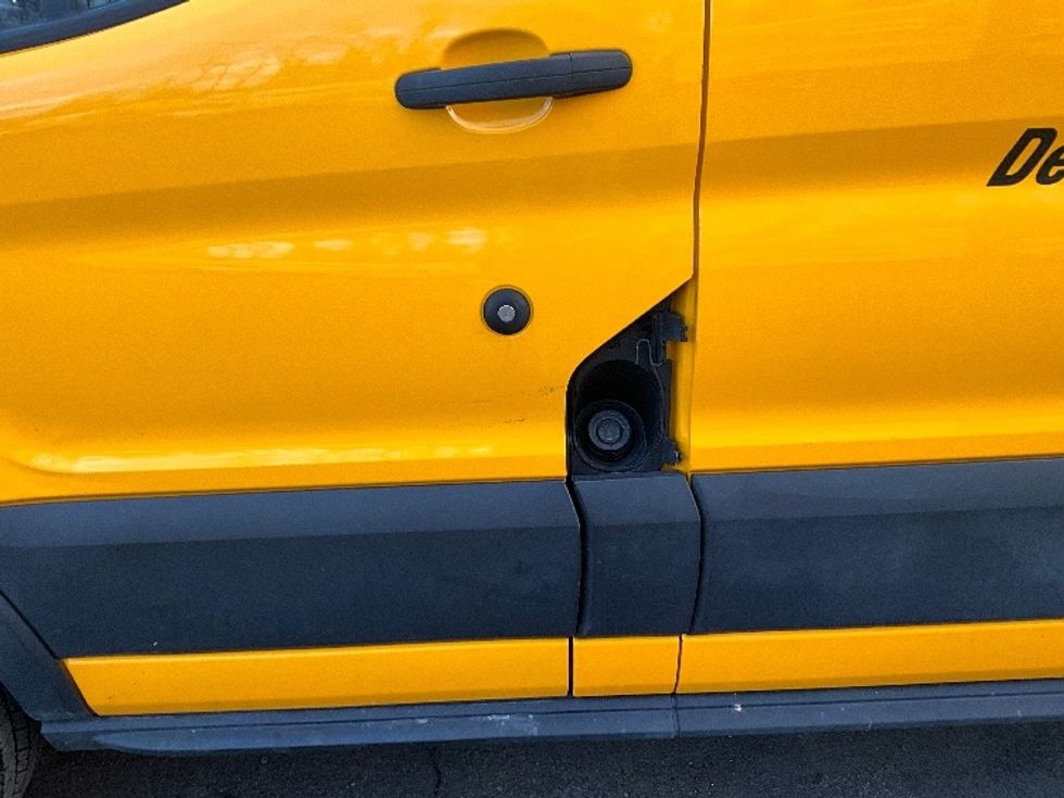 Cargo Van (Panel Van)-Light and Medium Duty Trucks-Ford-2020-Transit 250-Alexandria-VA-95,448\n\t\tmiles-$ 30,500 - Image 22