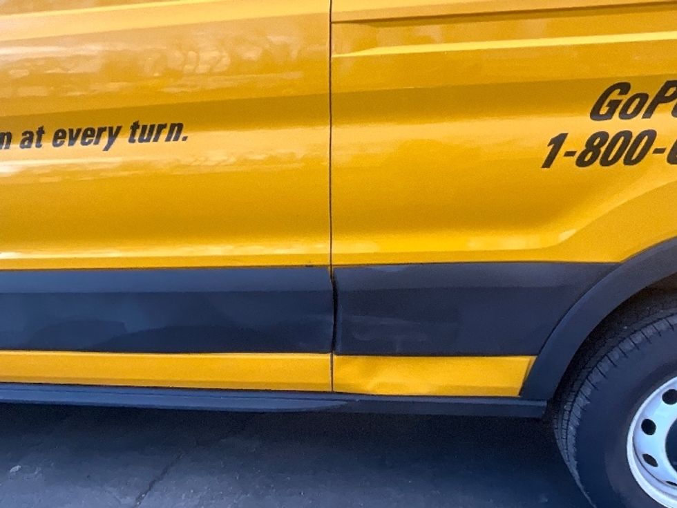 Cargo Van (Panel Van)-Light and Medium Duty Trucks-Ford-2020-Transit 250-Alexandria-VA-95,448\n\t\tmiles-$ 30,500 - Image 23