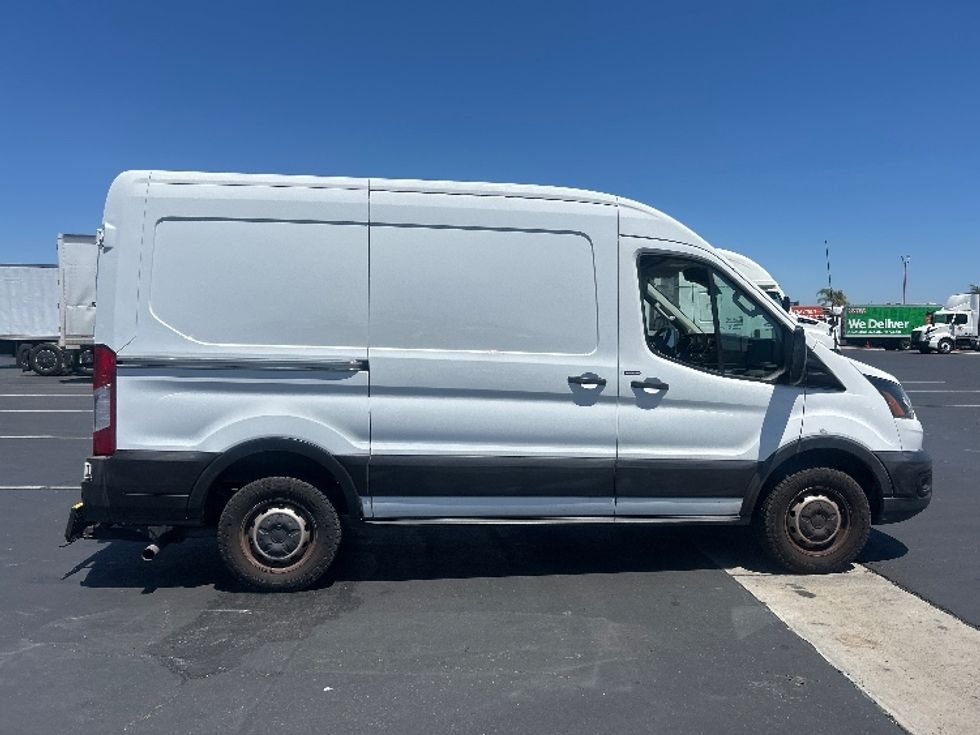 Cargo Van (Panel Van)-Light and Medium Duty Trucks-Ford-2020-Transit 250-Anaheim-CA-44,456\n\t\tmiles-$ 33,000 - Image 15