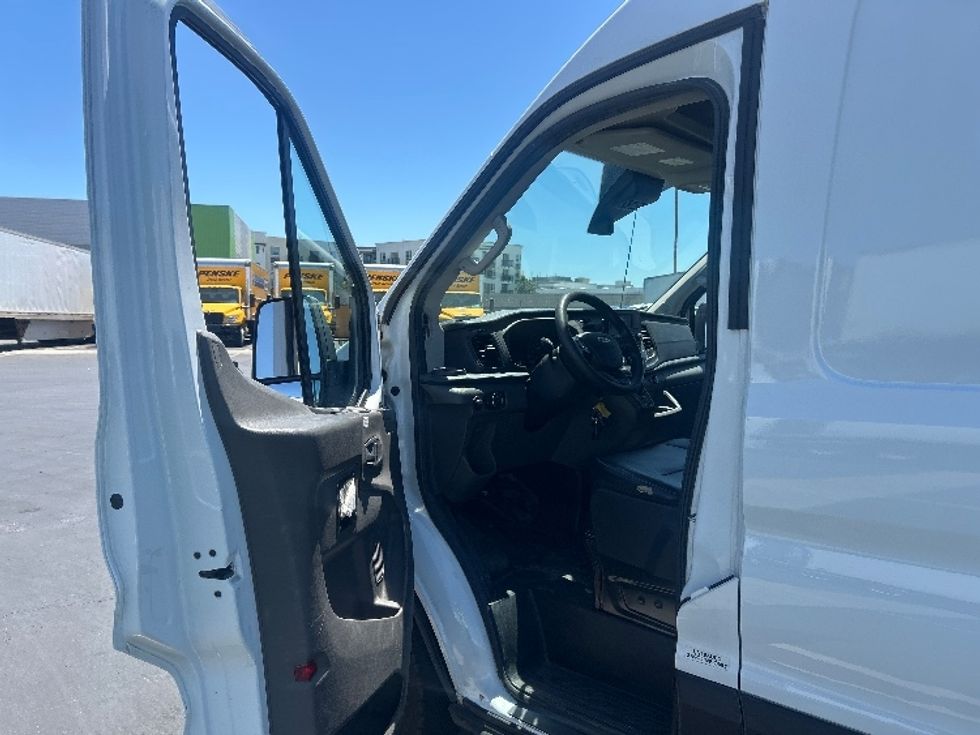 Cargo Van (Panel Van)-Light and Medium Duty Trucks-Ford-2020-Transit 250-Anaheim-CA-44,456\n\t\tmiles-$ 33,000 - Image 16