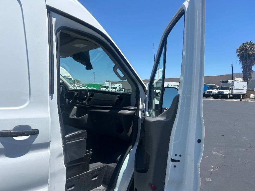 Cargo Van (Panel Van)-Light and Medium Duty Trucks-Ford-2020-Transit 250-Anaheim-CA-44,456\n\t\tmiles-$ 33,000 - Image 20