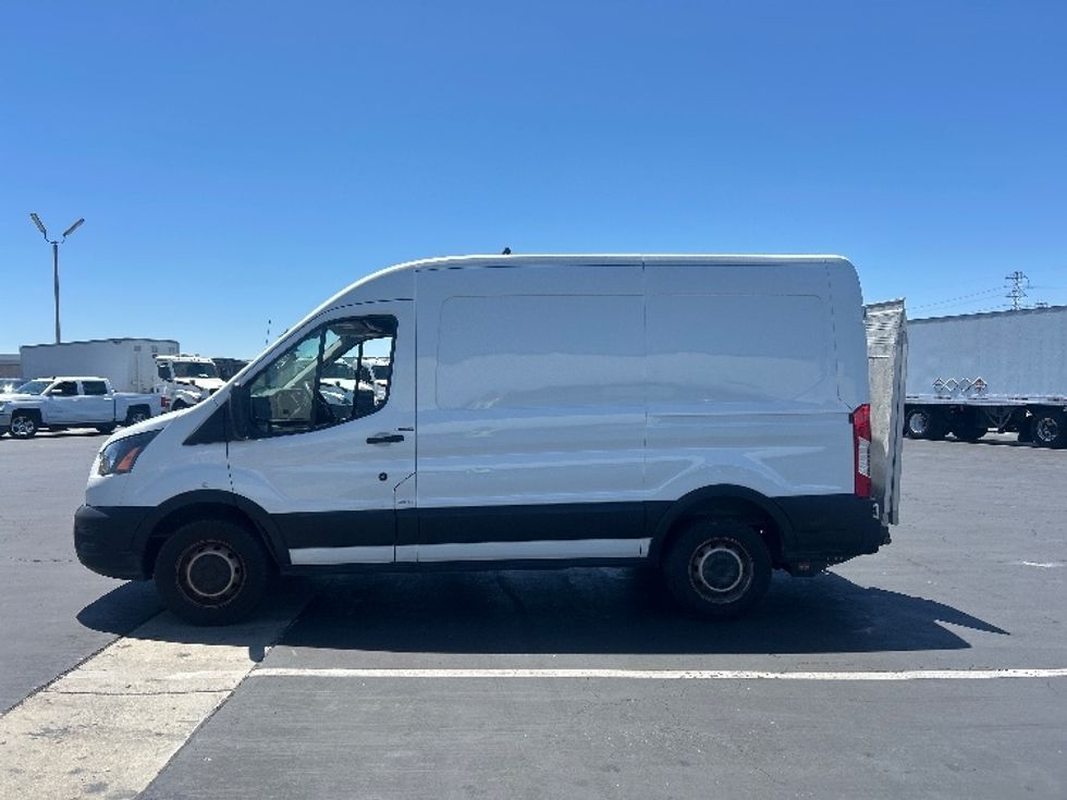 Cargo Van (Panel Van)-Light and Medium Duty Trucks-Ford-2020-Transit 250-Anaheim-CA-44,456\n\t\tmiles-$ 33,000 - Image 4