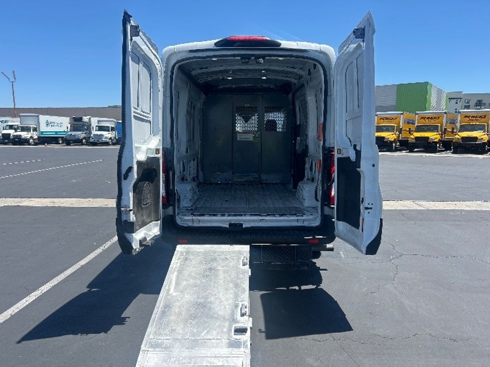 Cargo Van (Panel Van)-Light and Medium Duty Trucks-Ford-2020-Transit 250-Anaheim-CA-44,456\n\t\tmiles-$ 33,000 - Image 9